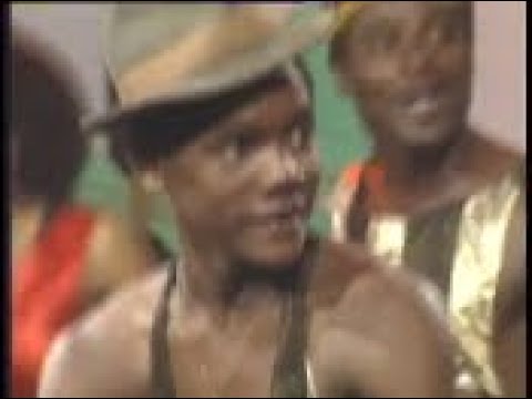 Nestor Azerot ‎- Piou Pioup ( CLIP ORIGINAL ) 1990