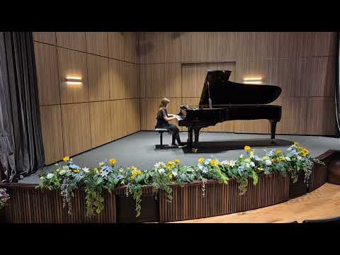 ATĖNĖ KAZLAUSKAITĖ, A GRUPĖ