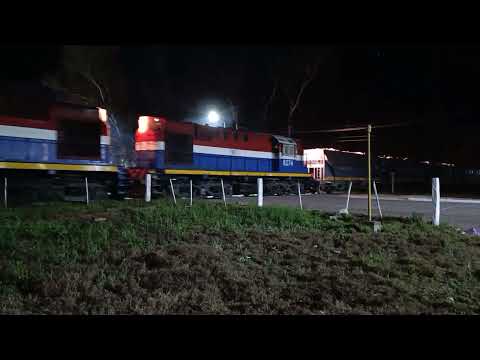 Alco (8279)+ Alco (8274) con un Tren Vacío de N.C.A a su paso por "Beltrán" en plena madrugada 🚂🌃