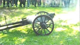 preview picture of video 'Démonstration de tir d'artillerie médiévale'