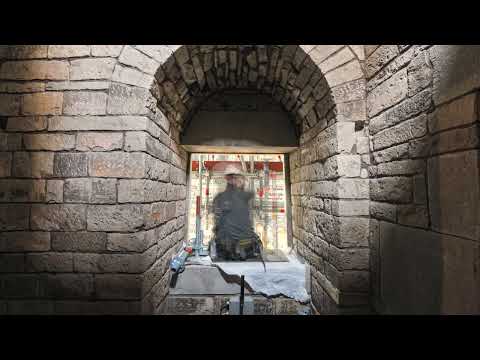Timelapse: il montaggio del ponteggio per il restauro dei mosaici della volta del Battistero