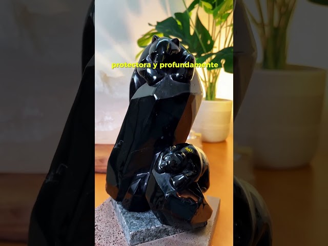 Vídeo relacionado con Obsidiana Negra Piedra Natural, Piedra de Cristal de Obsidiana Negra Natural Varita Hexagonal Columna de Varita de Piedra Negra cristal curativo de cuarzo Obsidiana y piedras