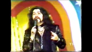 Barış Manço, Söyle Zalim Sultan'ı ilk kez okuyor (1985 İzmir Fuarı)