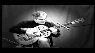 Barry C Davison performs" Honeymoon Blues"