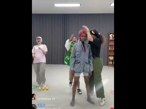 Poor fatou 😂 #blackswan #kpopmemes #fatou #sriyalenka #gabi #NVee #kpop