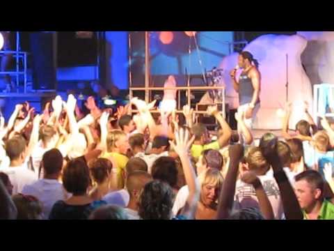 Inusa Dawuda - We Want More (Live in The Aquapark)