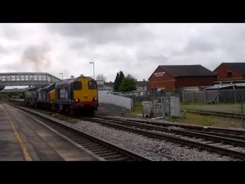 20302 and 37425 departs Bridgwater with 6M63 on 23rd April 2014