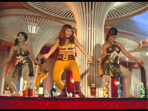 Poster duniya mein logon ko lyrics – asha bhosle