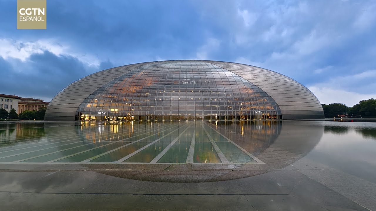 Líderes chinos asisten a la gala de óperas tradicionales para celebrar el año nuevo