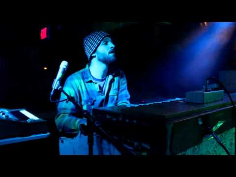Dopapod: Bubblebrain [4-Cam/HD] 2012-12-07 - Newmarket, NH