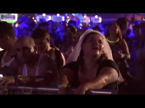Paul Oakenfold plays "BakuBoy & Austin Blake -Atropat" at EDC Las Vegas