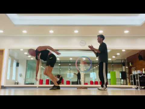 ブレイキング - カリフォルニアとモロッコのランダムな男たちを60秒で結びつける芸術は他にあるだろうか？ (Breaking - what other art form can bring random guys from California & Morocco together in 60 sec?)