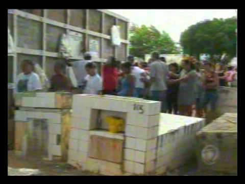 BEBÊ ENVENENADO SEPULTAMENTO  18 09 2012  REPORTER GUILHERME SANTOS   CIDADE ALERTA BA