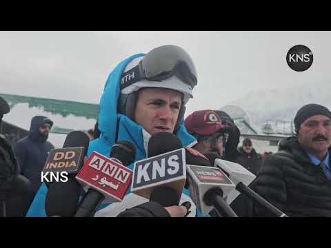 Visited #Gulmarg after complaints on snow clearance and power supply. This ...