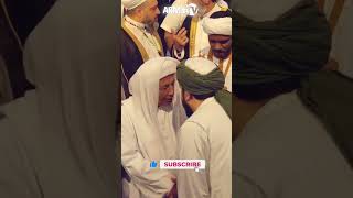 Download lagu Para Ulama sufi dunia berebut mencium tangan Habib Lutfi Bin Yahya mp3 Download lagu Para Ulama sufi dunia berebut mencium tangan Habib Lutfi Bin Yahya mp3