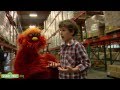 Modern Family S Nolan Gould And Sesame Street S Murray Volunteer