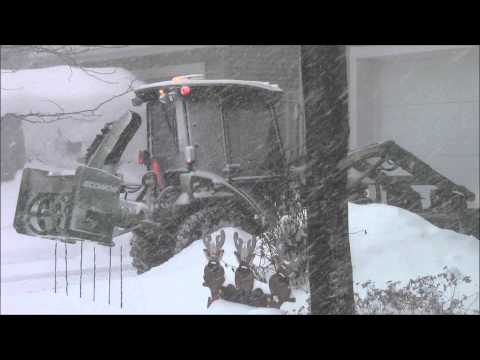 JOHN DEERE 2720 snow blowing christmas BLIZZARD 2012
