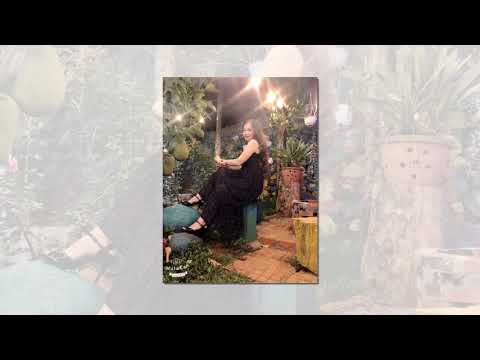 Thể hiện bởi Phương Thùy