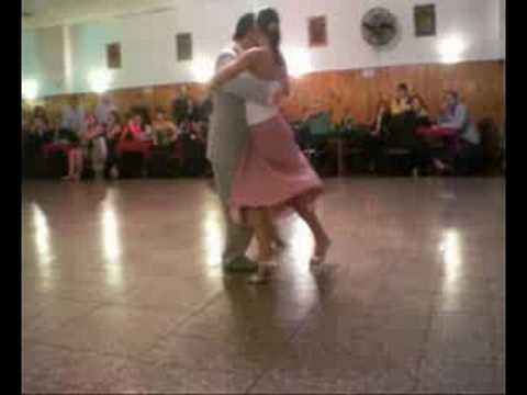  Roxana Suarez  and  Sebastian Achaval  are  dancing  to  the  tango  "  Tu Boca Minti?  "