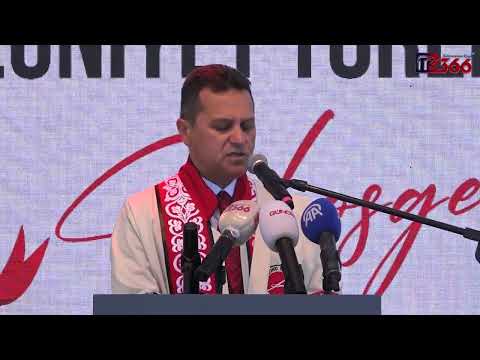 Kastamonu Üniversitesi mezuniyetinde öğrenciler pankartlarla dikkat çekti