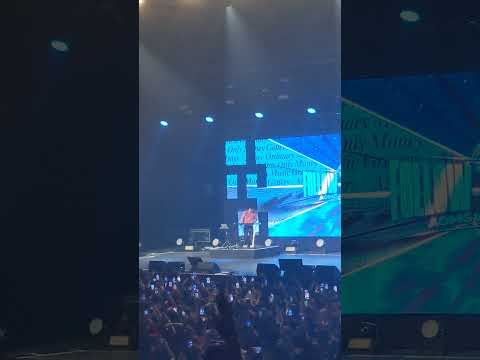 230305 AOMG Follow The Movement tour in Paris  Gray - Popolopopopo