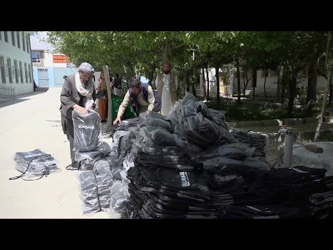 GLOBALink | China, UNHCR distribute humanitarian supplies to Afghanistan
