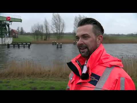 Kadoelerkeersluis gesloten vanwege hoge waterstand en harde wind