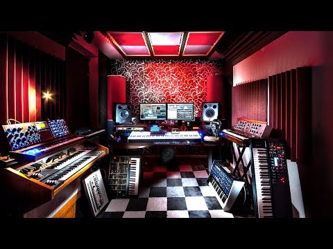 Live in studio: u-he Hive Science Soundset - Return To Core! By Kevin Schroeder