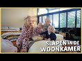 WE GAAN SLAPEN iN ONZE WOONKAMER ? | Bellinga Vlog #2602