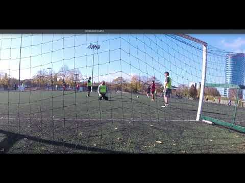 Sortie génante presque but