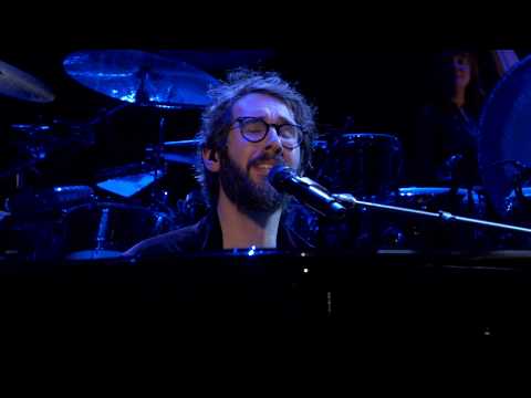 Josh Groban - Bridge Over Troubled Water (Live from Madison Square Garden)