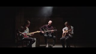 ALAZKA - Empty Throne - Live Acoustic (OFFICIAL VIDEO)