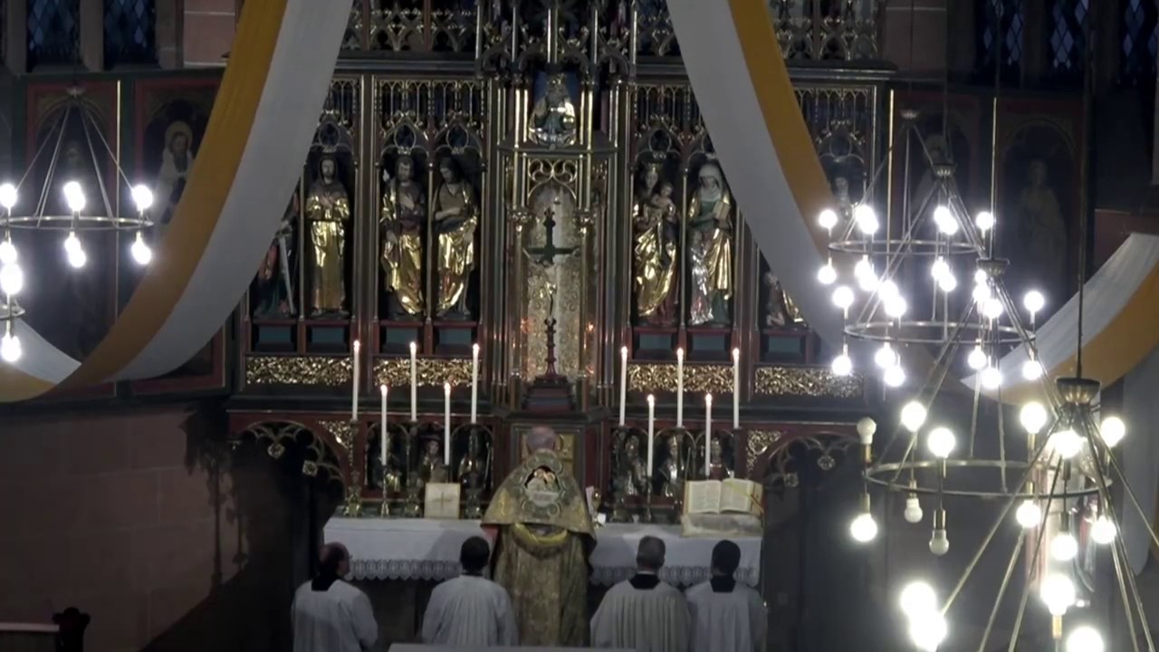 "Tantum ergo sacramentum..."