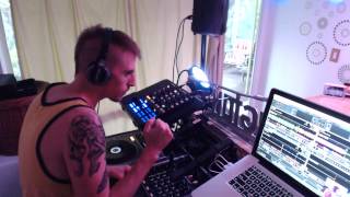 DJ quick tips, tricks and lessons with traktor control x1 using cue points & effects with Remington