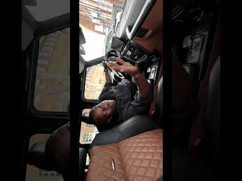 „Sorry Chef!“ Moshi hat 8 Autos demoliert, doch jetzt ist er unersetzlich. Kennst du das auch?