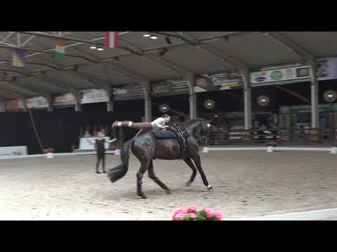 Pauline Riedl freestyle