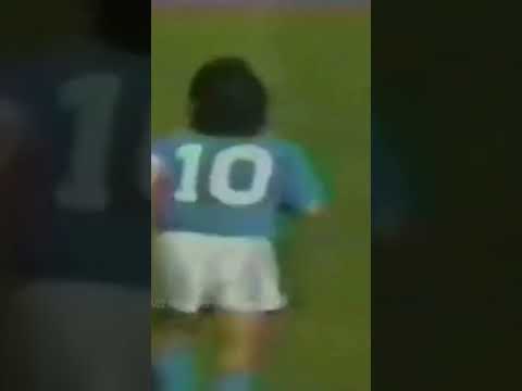 Diego Maradona destroyed the best AC Milan of all time (1989) 2 assists 1 goal