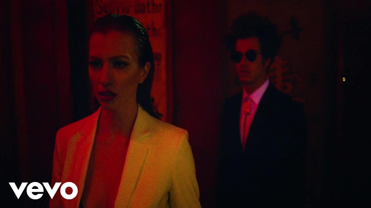 Redlight  ft. ASTR — Me & You
