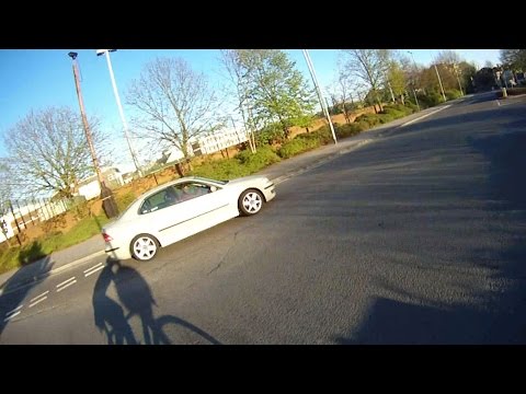 VO56WVP - Roundabout Fail