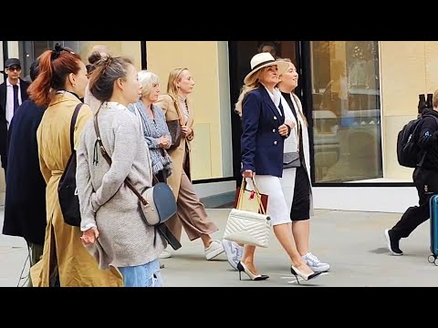 Beautiful outfits for every day. Street style in London.