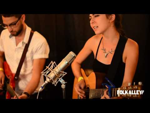 Folk Alley Sessions: Heather Maloney - "Flutter"