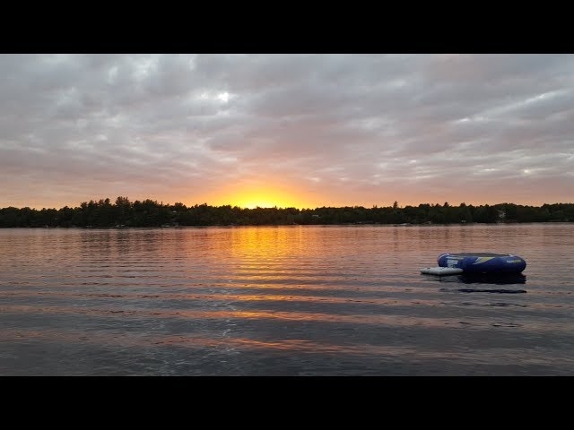 Waterfront cottage for rent on Pike Lake in Ontario in Canada