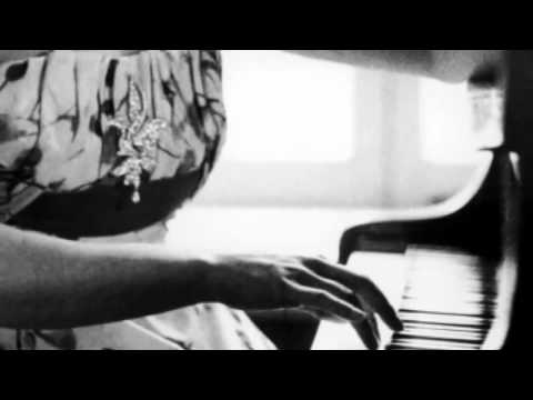 download lagu mp3 mp4 Anthony Armstrong Jones, download lagu Anthony Armstrong Jones gratis, unduh video klip Anthony Armstrong Jones