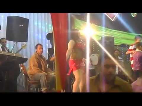 راقصه ترقص بالحجاب في فرح شعبى بالدقهلية