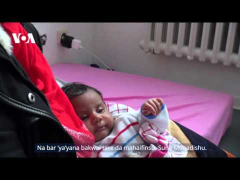 Hira da ‘yar cirani ‘yar kasar Somalia, Rahma Abukar Ali, mahaifiyar Sofia