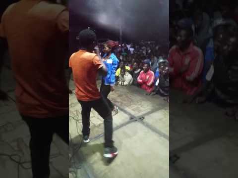 Boom Beto performs Amai makanaka Munodonhedza musika