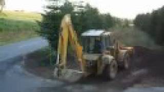 preview picture of video 'Hydrema 906C Loading Volvo A35C'