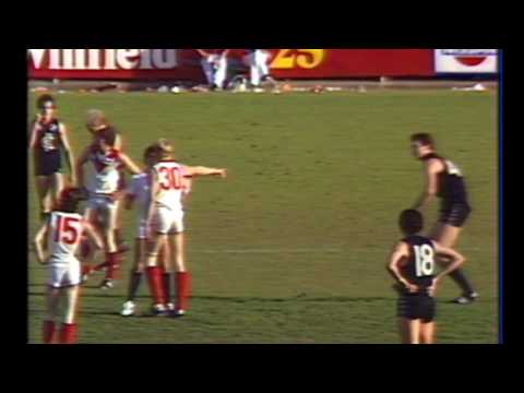 Justin Madden and David Rhys-Jones get it on 1984 Round 22