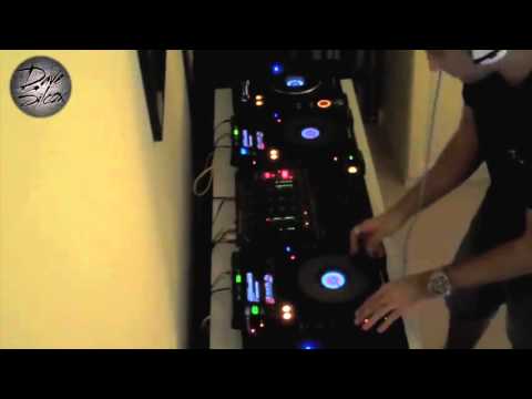 DJ INdo4rmy presents...The Breach Guestmix 001 - DAVE SILCOX (ELECTRO)