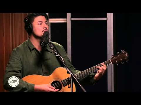 Jamie Woon performing "Sharpness" Live on KCRW